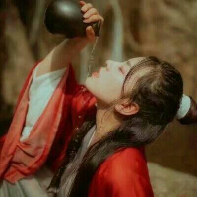 古风红衣霸气女生头像