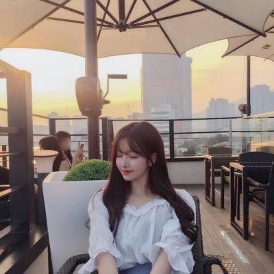 漂亮美女小姐姐头像小清新图片