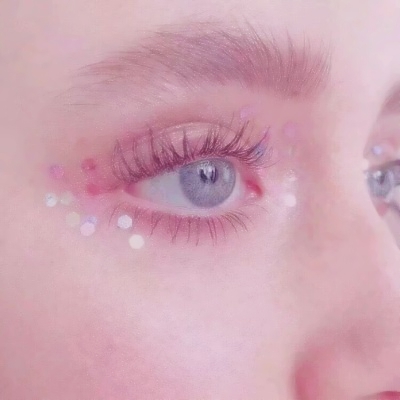 头像眼睛女生头像