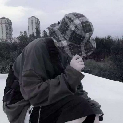 真实的男生帅头像图片