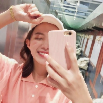 戴帽子女生时尚头像
