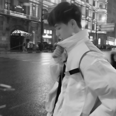真实的男生帅头像图片