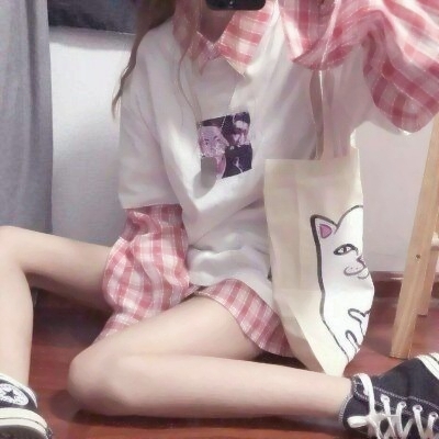 只露腿的女生头像
