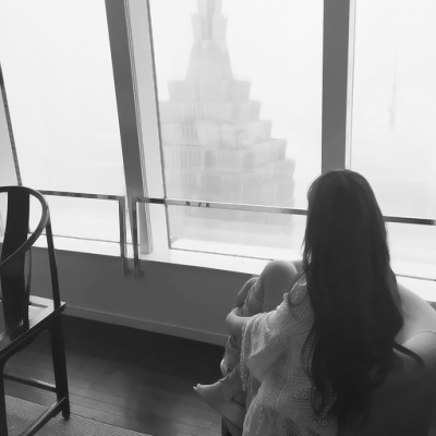 黑白头像女生高冷侧面