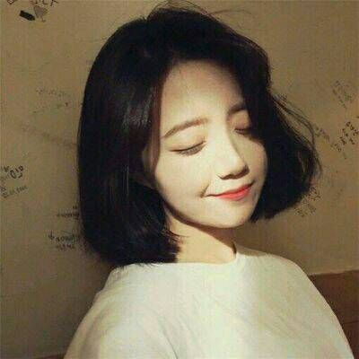 短发美女照片头像女生唯美