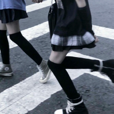 只露腿的女生头像