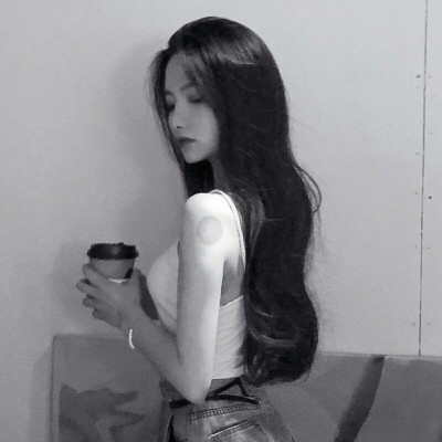 黑白头像女生高冷侧面