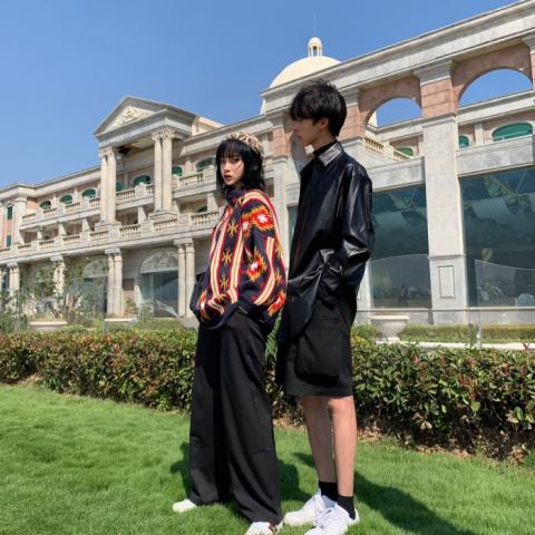 真人情侣一左一右一对两张高冷头像