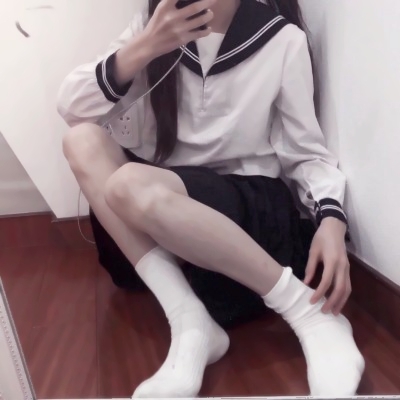 只露腿的女生头像