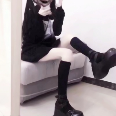 只露腿的女生头像