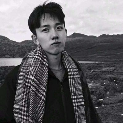 低调微信男生头像黑白