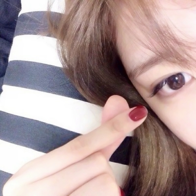 女生脸只露眼睛头像