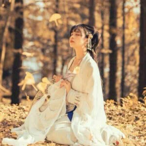 秋天唯美意境古风女生头像图片