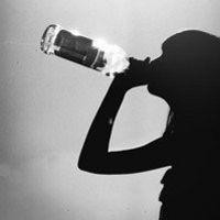 抽烟喝酒女生头像