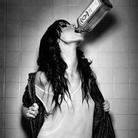 抽烟喝酒女生头像