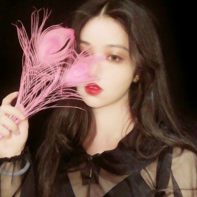 2025最潮女生qq头像图片