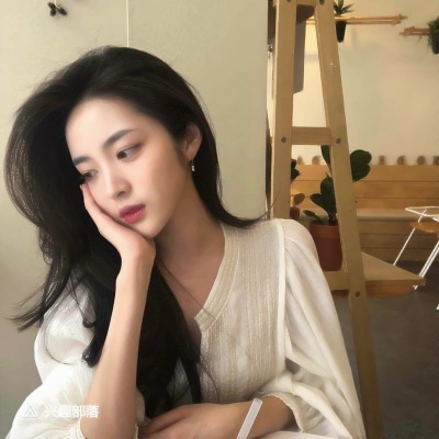 2025最潮女生qq头像图片