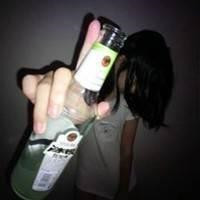 抽烟喝酒女生头像