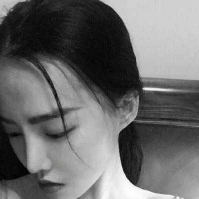 2025最潮女生qq头像图片