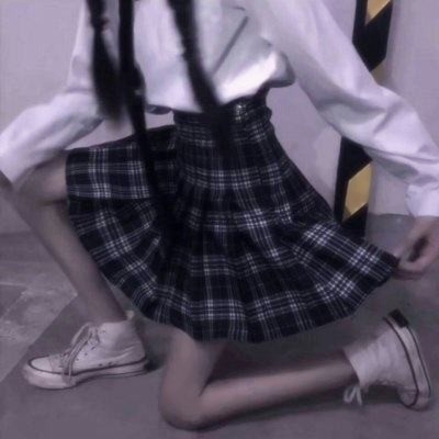 2025最潮女生qq头像图片