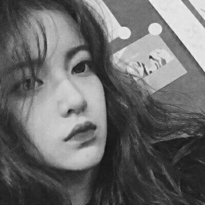 黑白女头像真人高冷御姐图片
