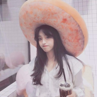 2025最潮女生qq头像图片
