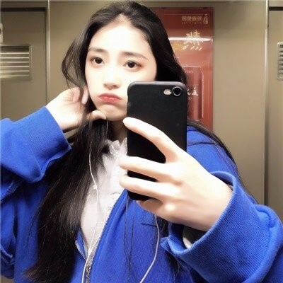 2025最潮女生qq头像图片