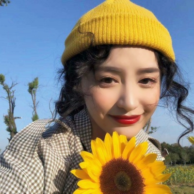 2025最潮女生qq头像图片
