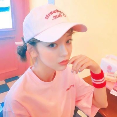 2025最潮女生qq头像图片