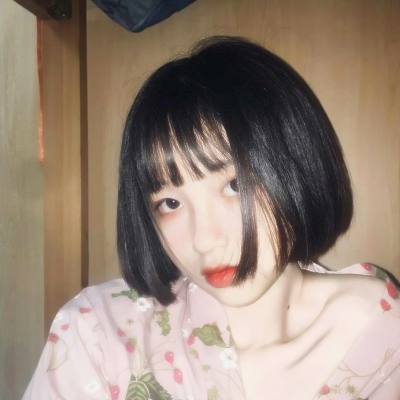 2025最潮女生qq头像图片