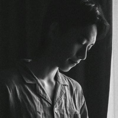 稳重成熟帅气男士微信头像图片