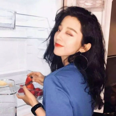 时尚可爱女生高清微信头像图片