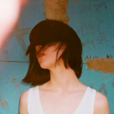 短发女生头像小清新意境高清图片