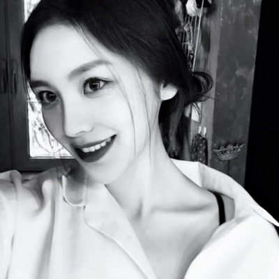 黑白女生头像高清御姐霸气图片