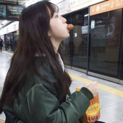 侧颜唯美头像意境女生微信高清图片