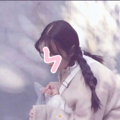 侧脸真人女生头像清新淡雅高清图片
