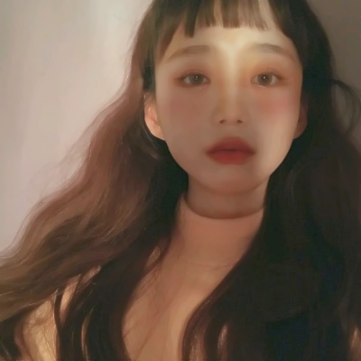 女生头像可爱真人高冷伤感高清图片