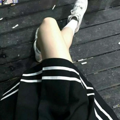 头像女腿部位
