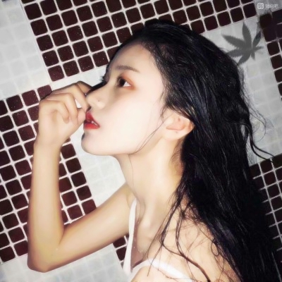 女生气质漂亮近脸唯美侧脸头像图片