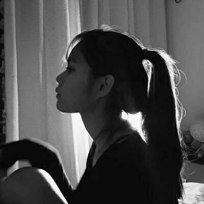 伤感头像黑白女生高冷微信高清图片