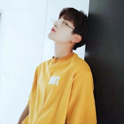 微信头像简单气质男生图片