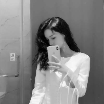 黑白女生头像高清御姐霸气图片