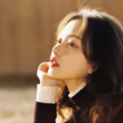侧脸真人女生头像清新淡雅高清图片
