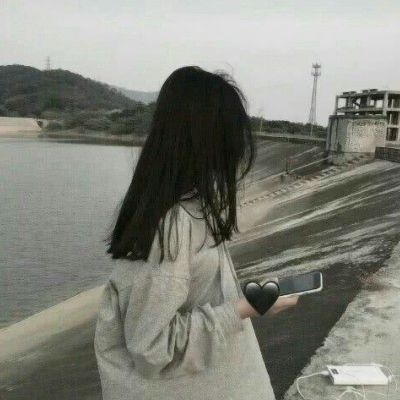 女生头像可爱真人高冷伤感高清图片
