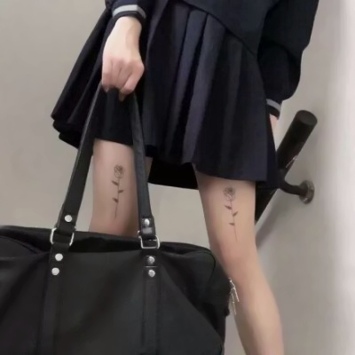 头像女腿部位