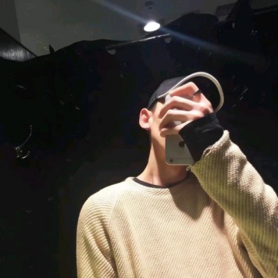 男生手机控挡脸霸气头像图片