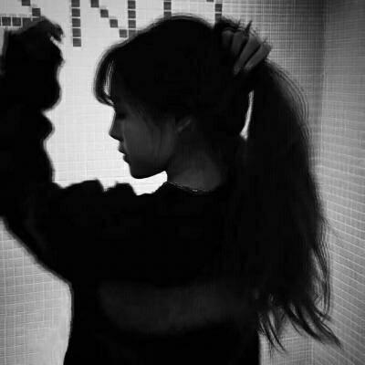 伤感头像黑白女生高冷微信高清图片