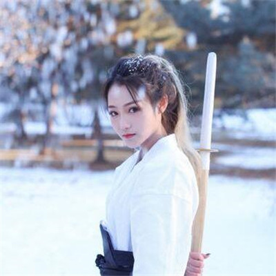 冬天唯美气质美女真人头像图片