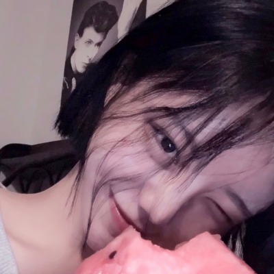 女生头像可爱真人高冷伤感高清图片