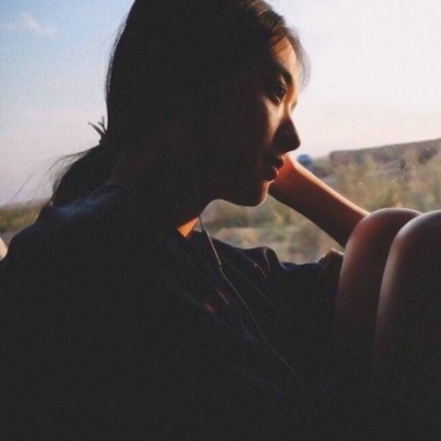 侧颜唯美头像意境女生微信高清图片